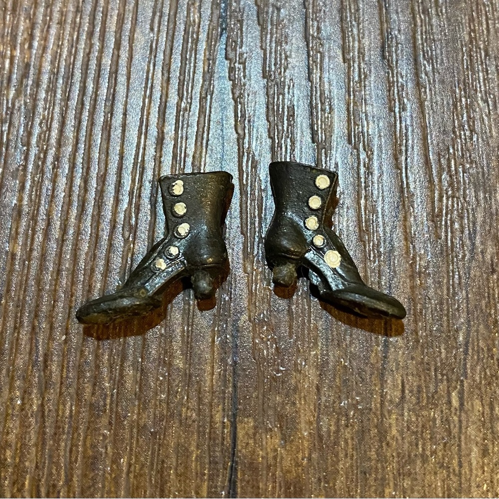 Miniature dollhouse Victorian boots